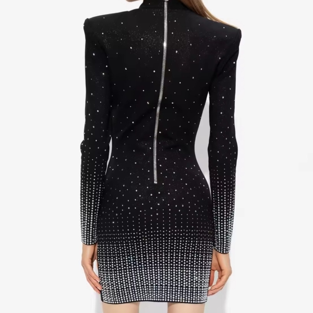 Luxurious Black Mini Evening Dress Covered in Sequins - Picture 3 of 8
